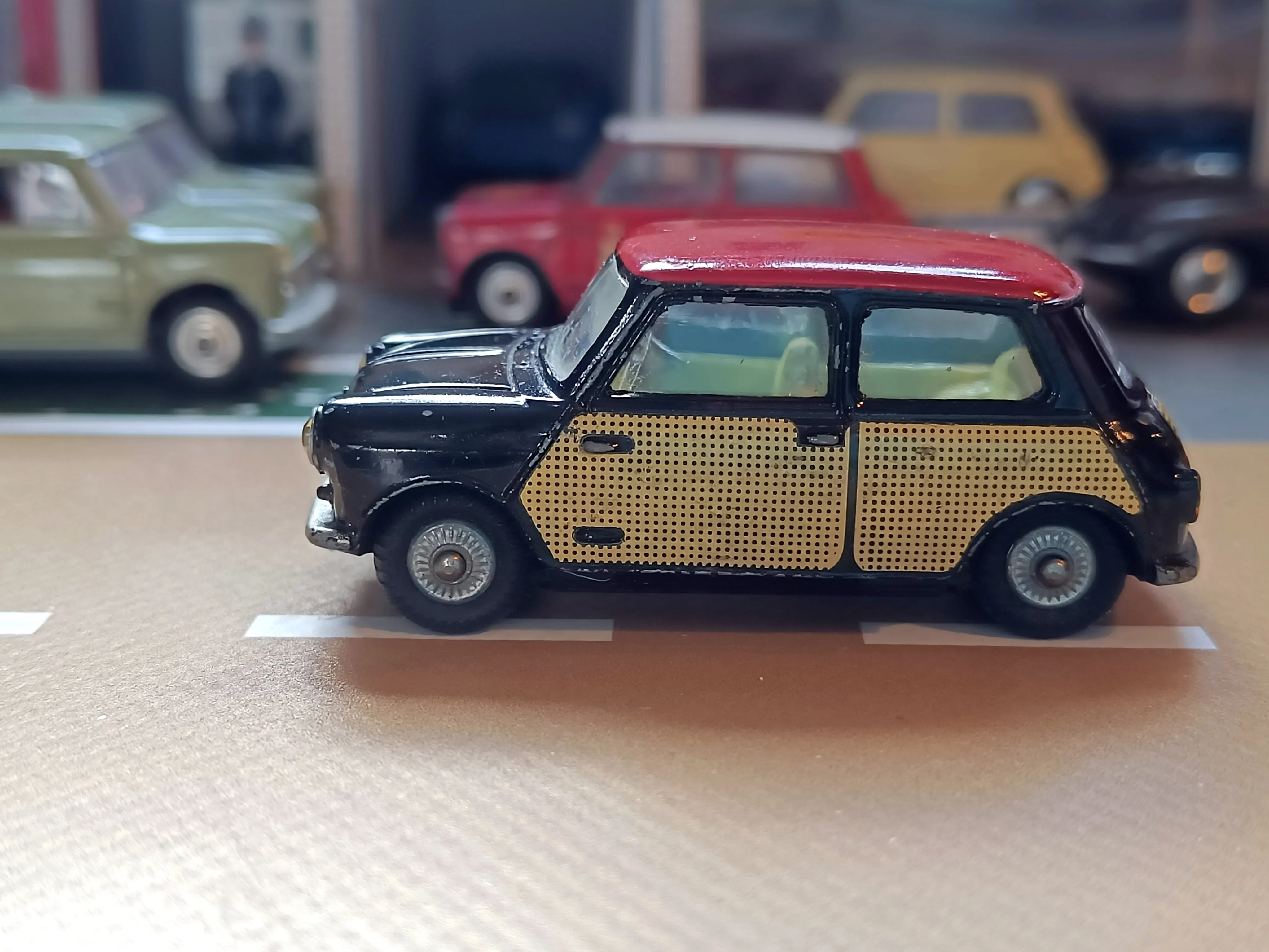 249 Morris Mini-Cooper with Wickerwork Type II