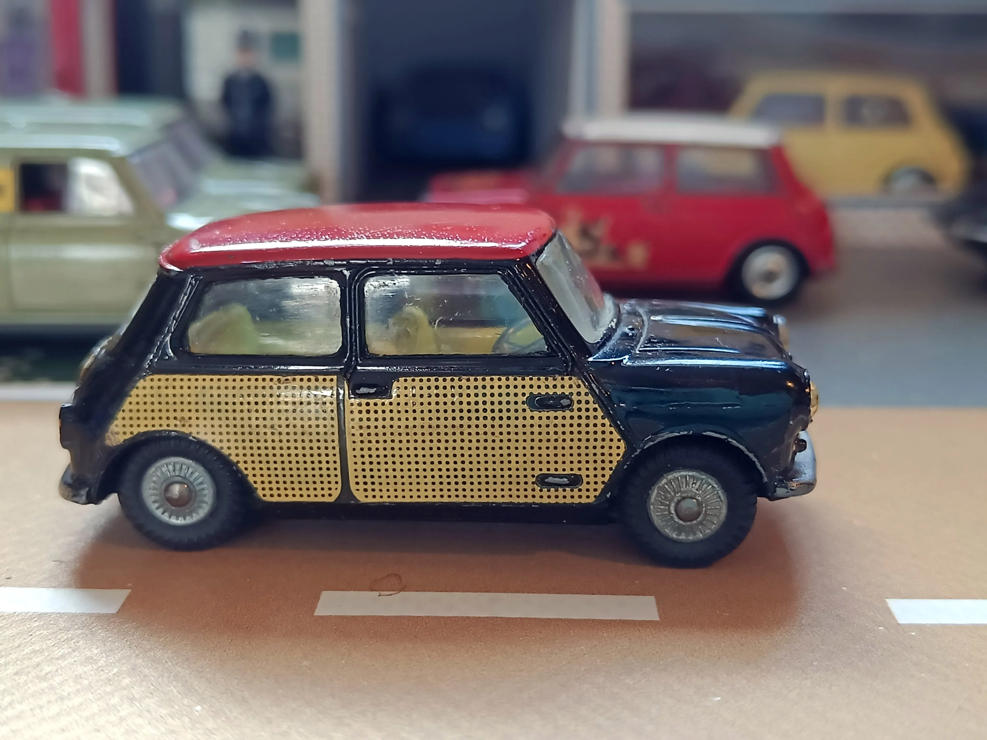 249 Morris Mini-Cooper with Wickerwork Type II